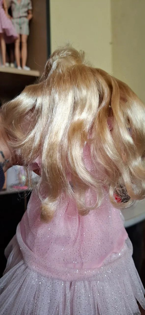 Boneca Barbie estrela Brilhos Mágicos. - Foto 3