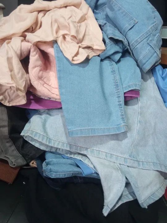 10 peças de roupa sortidas