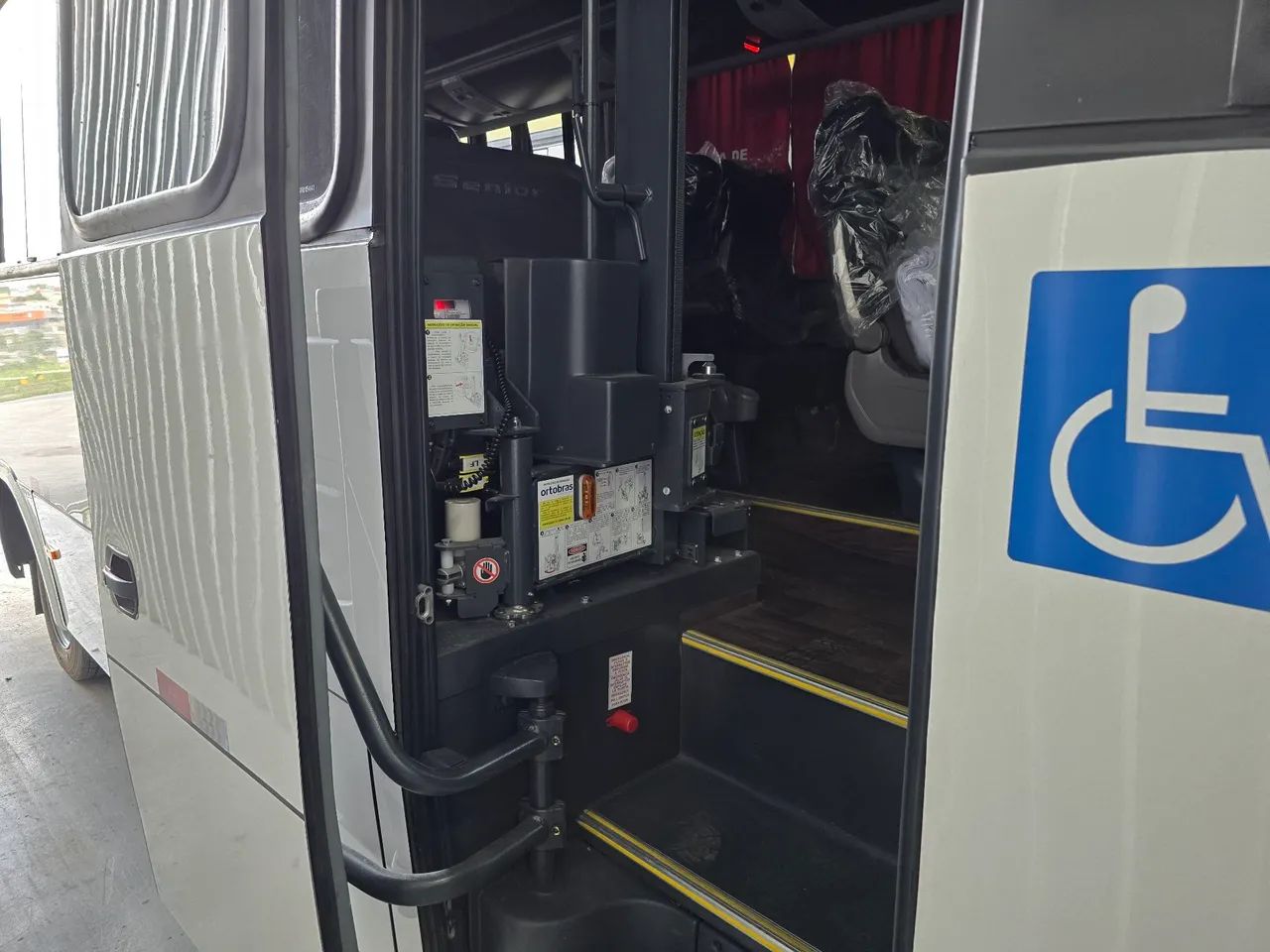 Micro Volkswagen 9.180 - 32 lugares 24/25 - Foto 4