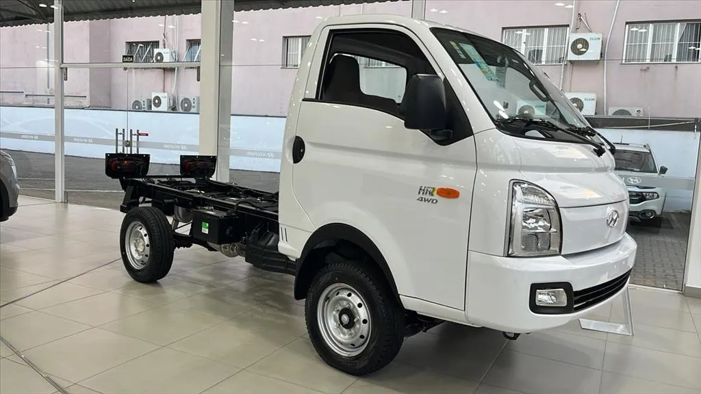 HYUNDAI HR 2.5 TURBO DIESEL CS 4WD MANUAL
