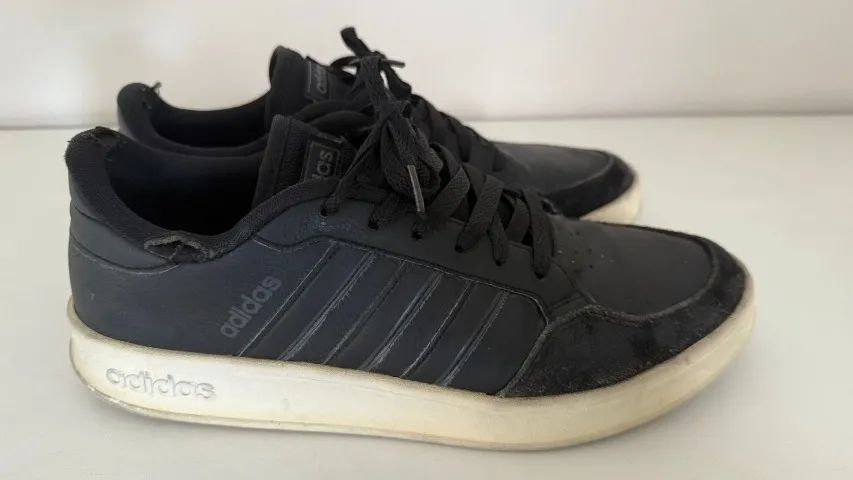 Tênis Adidas tamanho 41 - Foto 4
