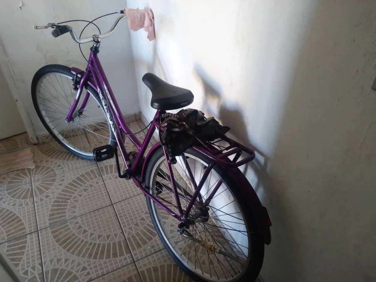Bicicleta Aro 26 semi nova com nota fiscal  - Foto 2