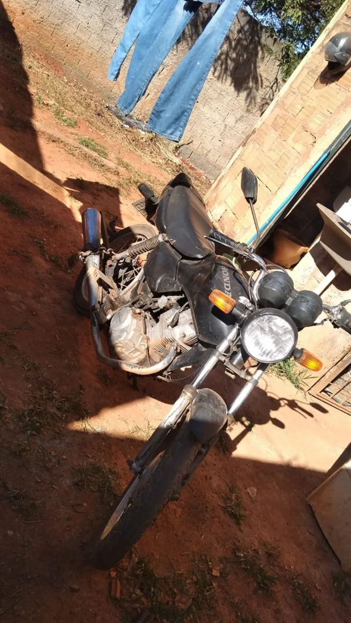 Honda fan 2010 só 2500
