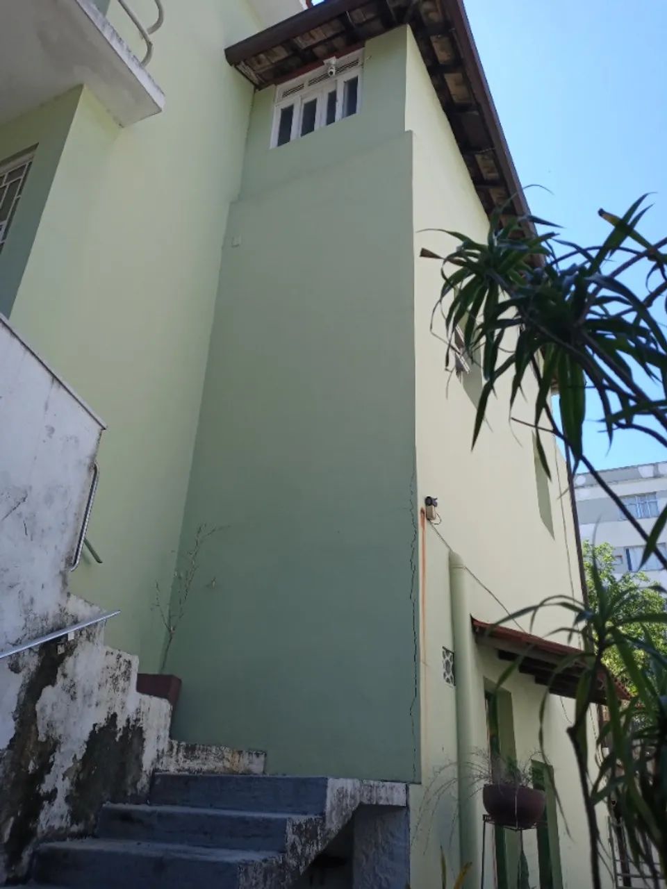 TIJUCA - Casa Duplex 420m², 3 Qtos, vaga coberta, varanda e quintal arborizado-450.000,00 - Foto 4