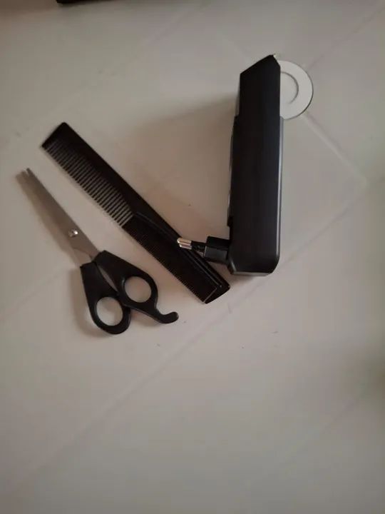 Máquina de Cortar Cabelo. RAYMONDA. PERFEITO ESTADO. PORTÁTIL. RECARREGÁVEL. ORIGINAL. - Foto 3