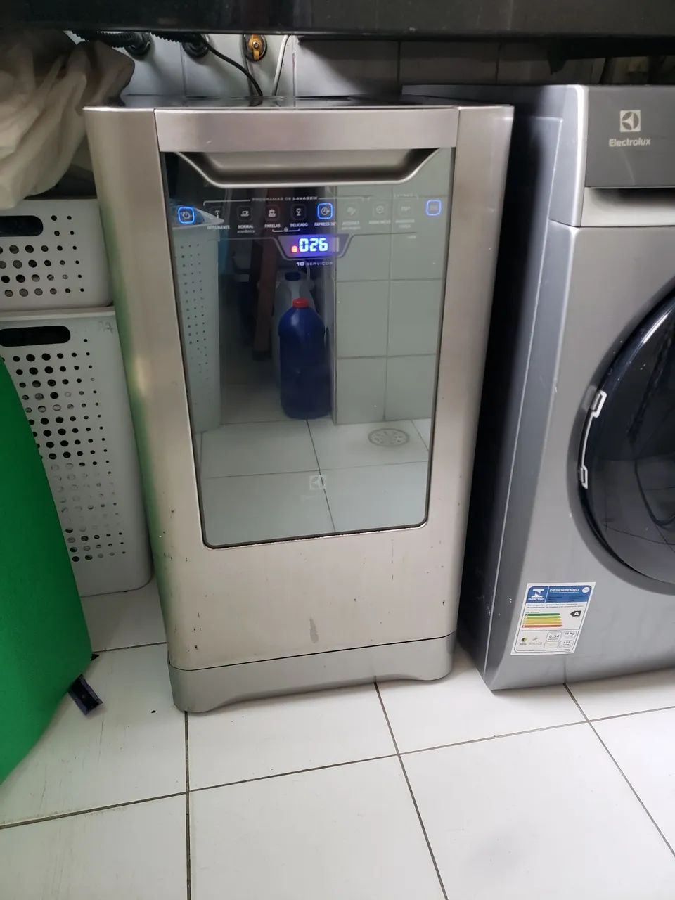 Lava louça 10 serviços Electrolux.