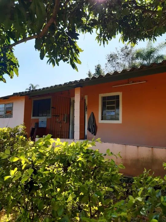 Sítio com casa e área verde em ótima localização - Foto 3