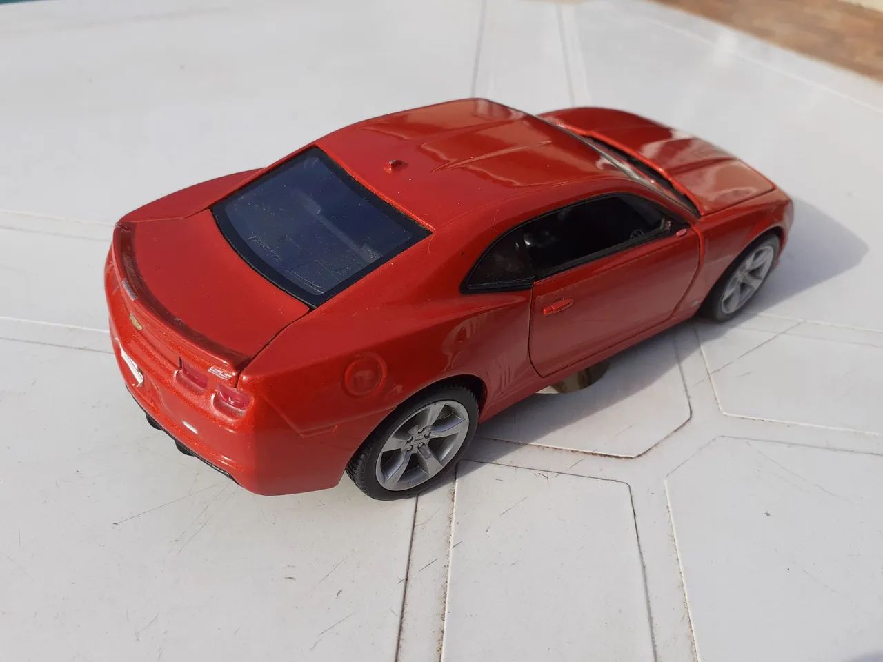 Miniatura Camaro Vermelho Colecionável - Foto 3