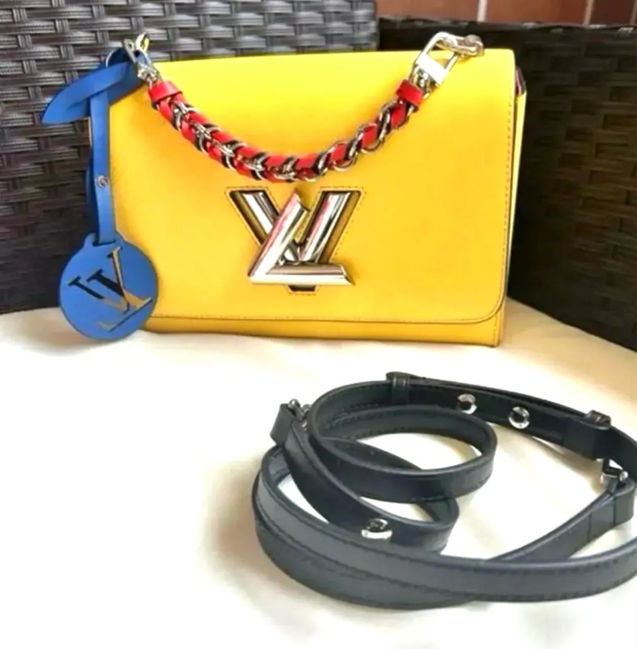 Bolsa Twist Louis Vuitton Lv  - Foto 2