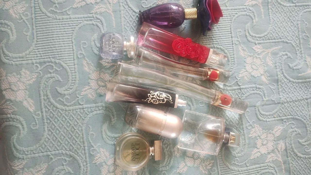 Frascos vazios de perfumes raros - Foto 5