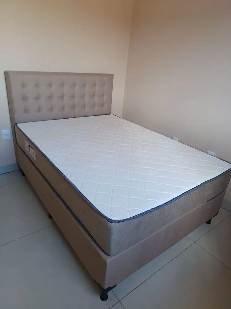 Cama box casal com cabeceira 