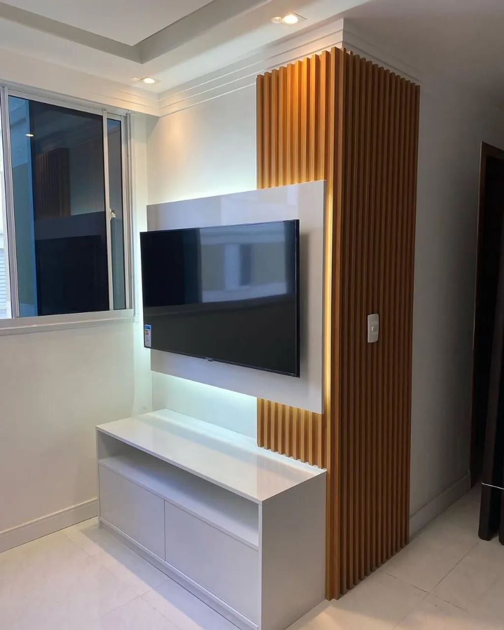 Rack para TV com Painel de MDF 