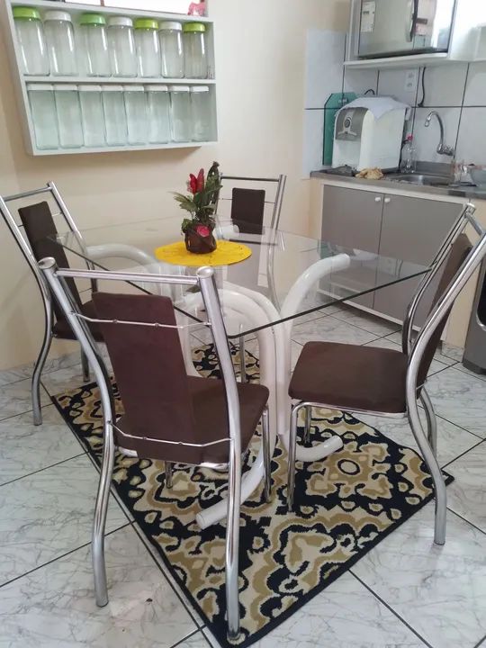 MESA COM 4/CADEIRAS!!!!!!