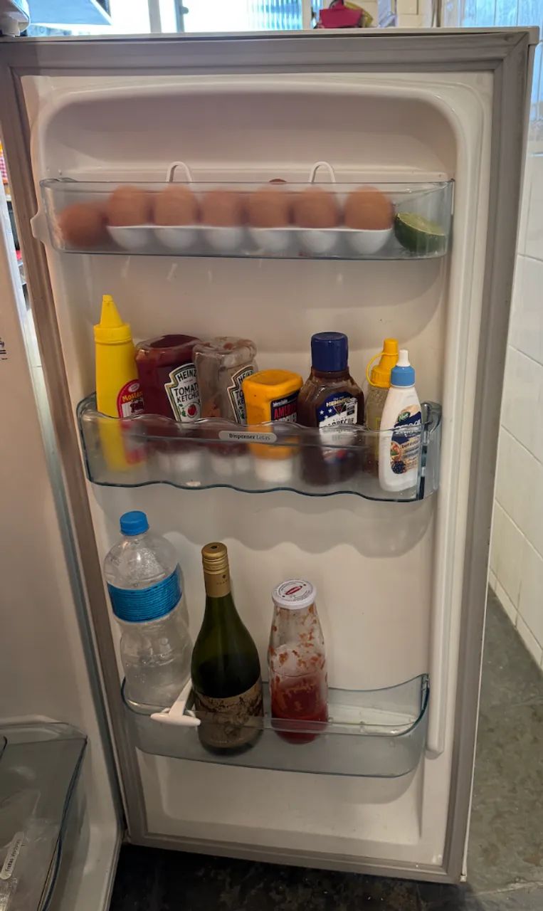 Geladeira Electrolux DC34 branca com freezer 260l - Foto 4