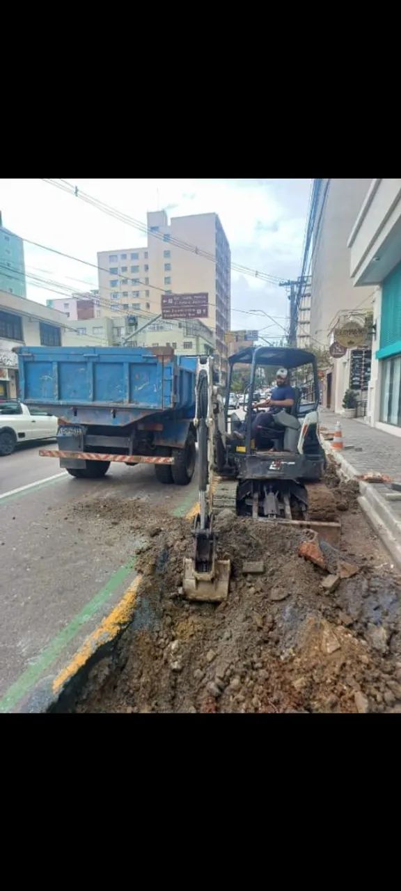 Terraplanagem e locação de caminhão  - Foto 4