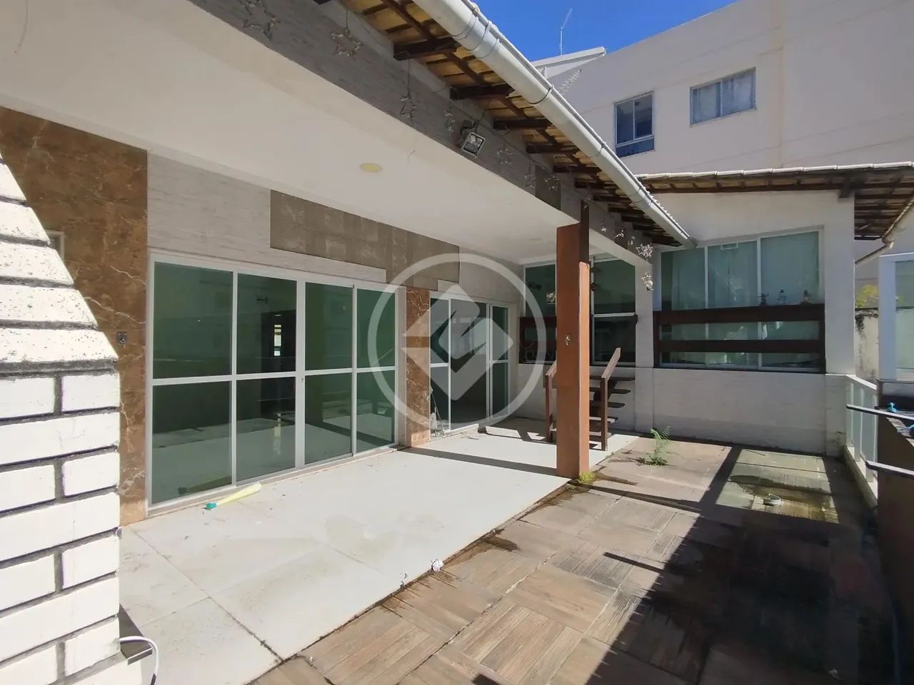 Casa triplex com cobertura e piscina,na Praia do Morro codigo: 119133