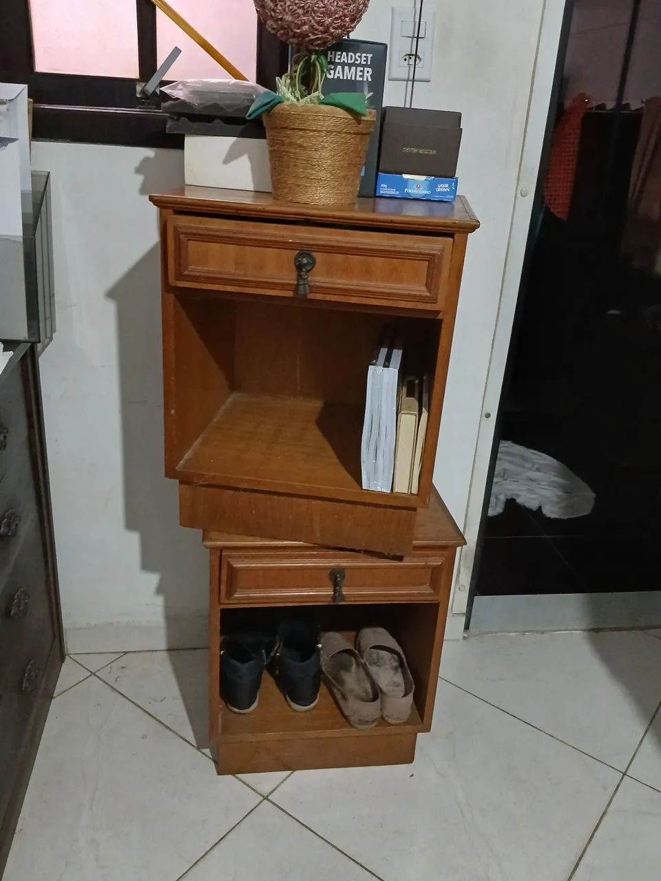 Wooden drawer unit with 2 drawers