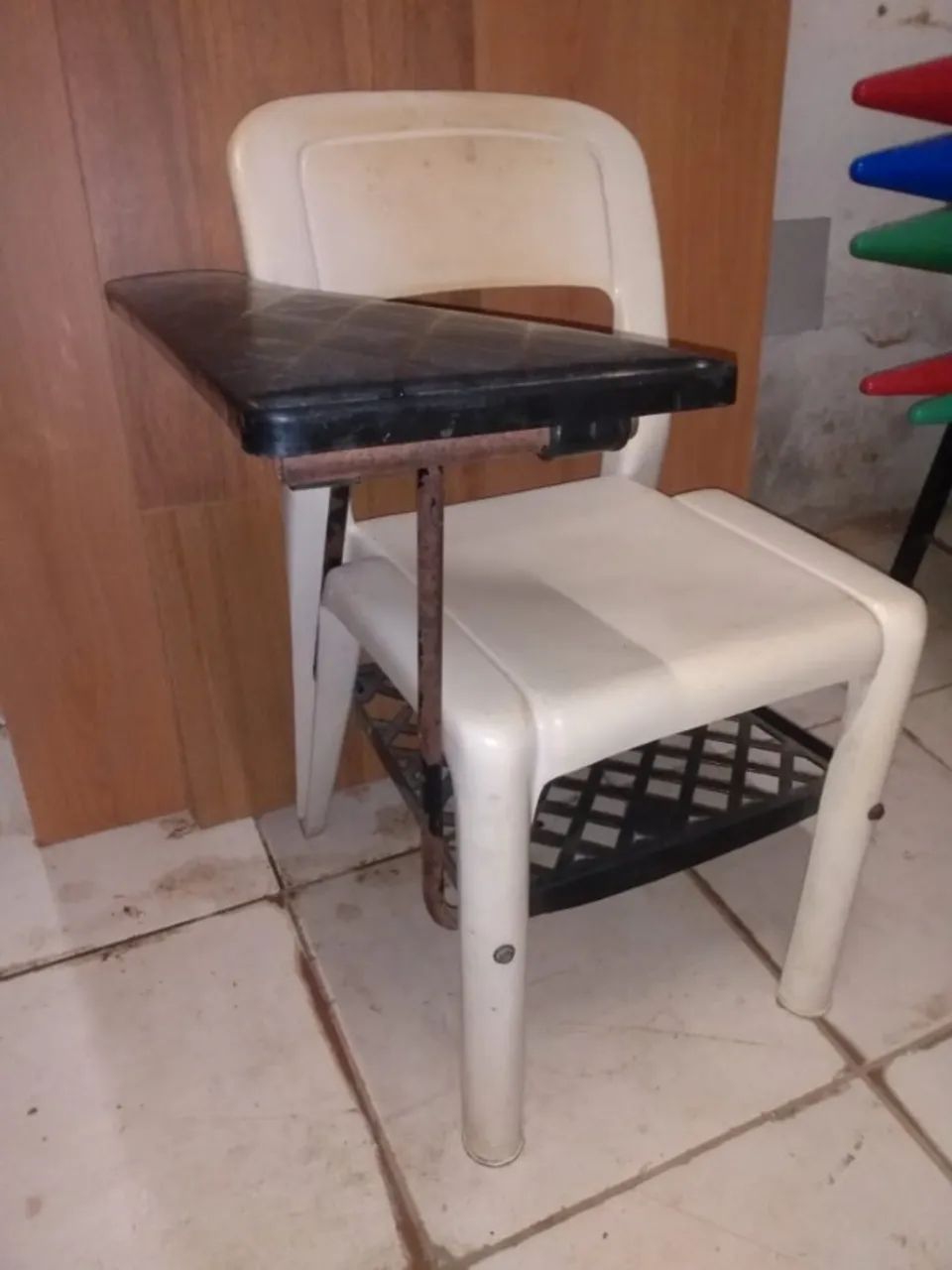 Cadeira escolar/universitária - Foto 2
