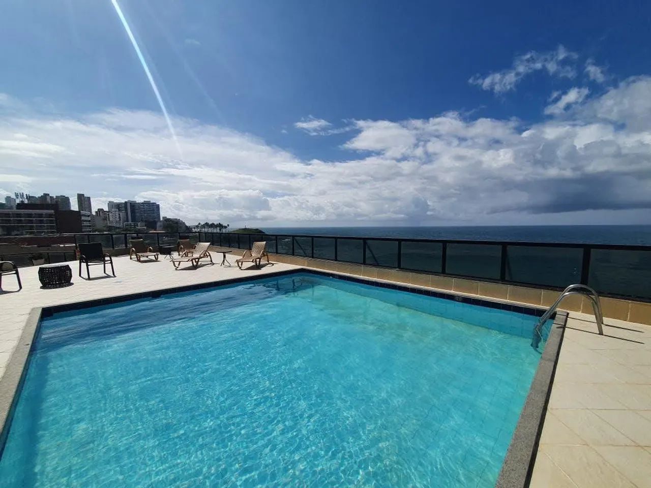 Farol barra flat, ótima localização, desceu tá  na praia.. - Foto 2