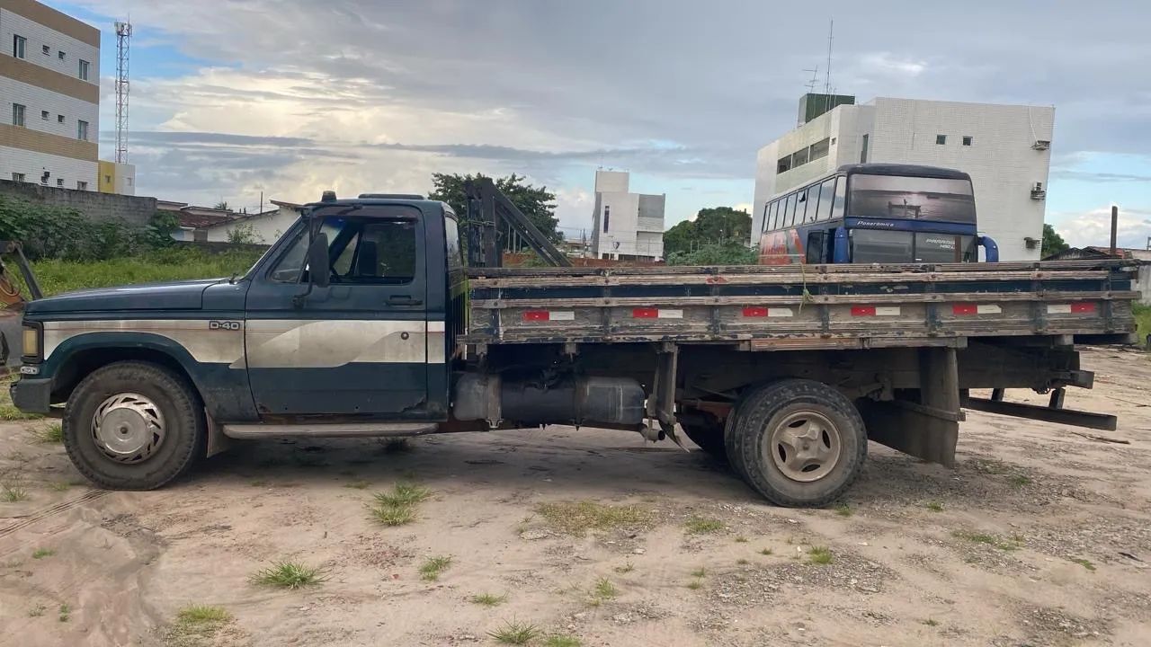 Caminhão D40 ano 1992