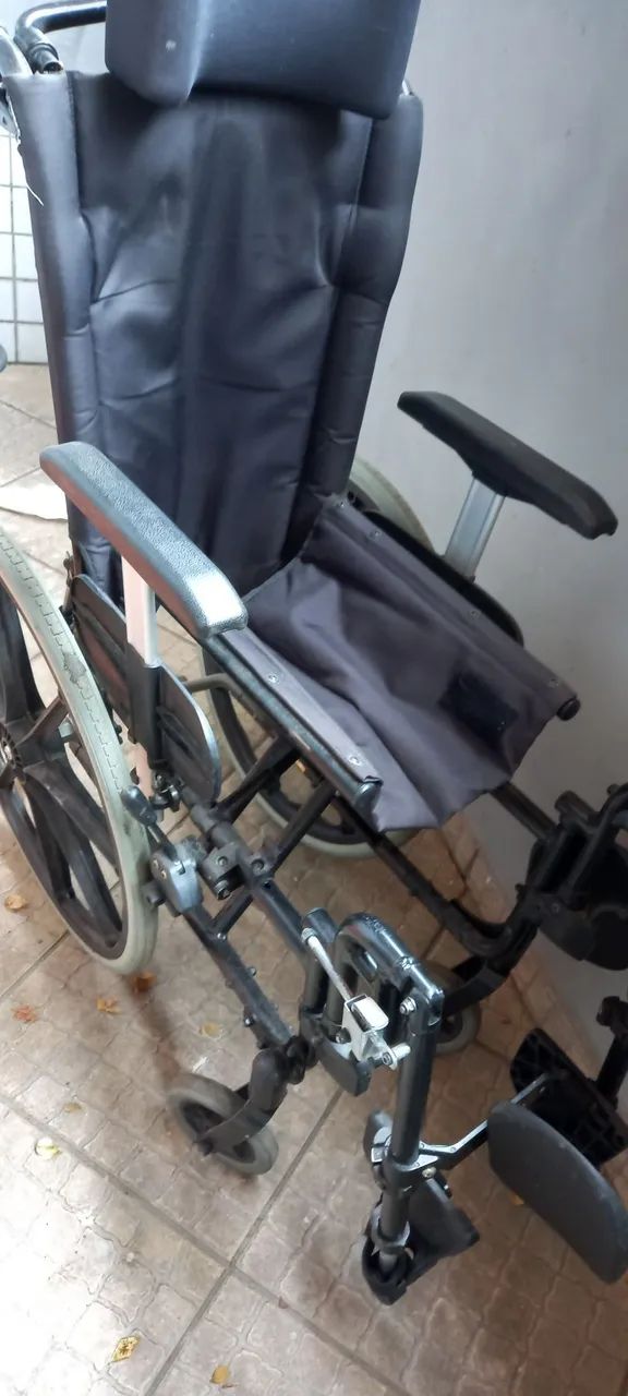 Cadeiras / banho e locomoção  - Foto 4