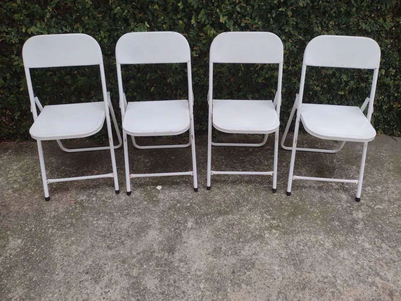 Conjunto de mesa dobrável com 4 cadeiras. - Foto 3