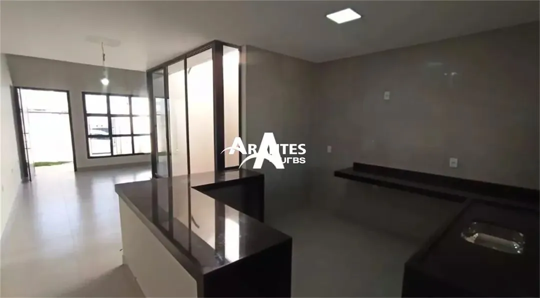 Casa Espaçosa e Moderna no Bairro Shopping Park