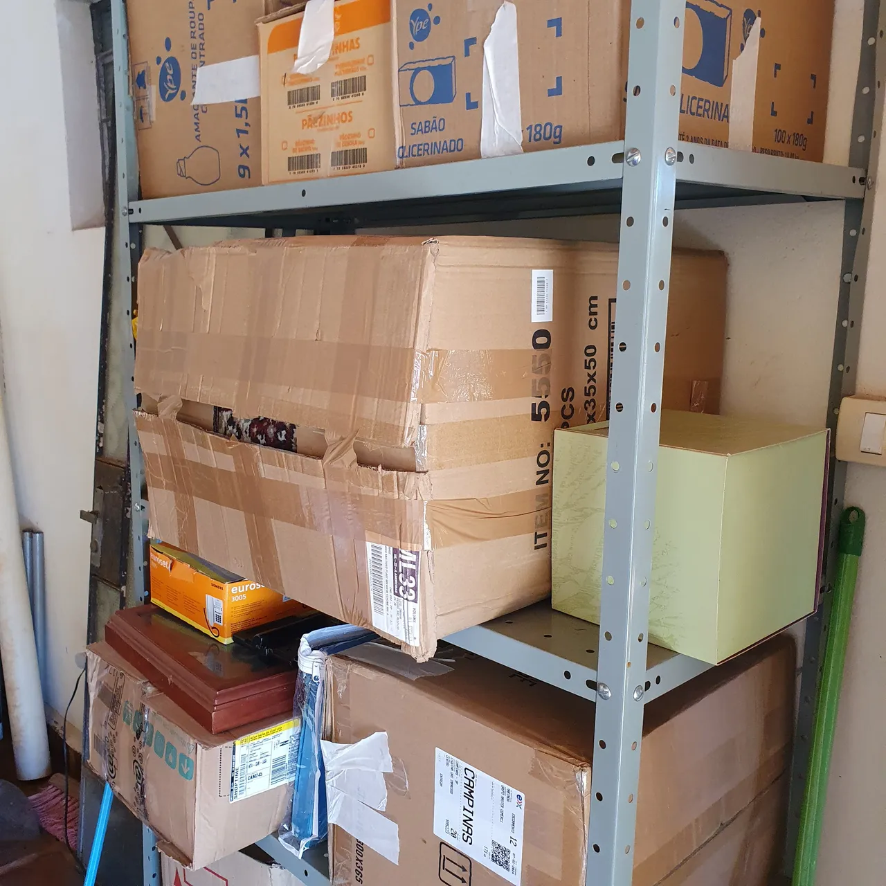 Estante de aço para organização