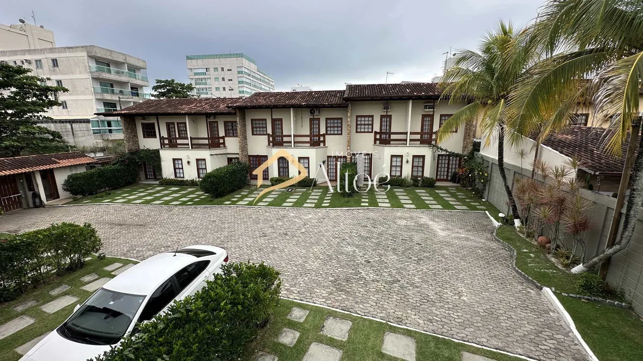 Casa de Condomínio com 2 quartos, Enseada Azul