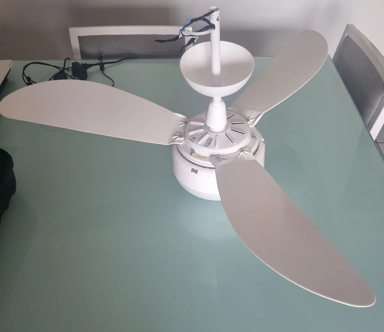 Ventilador de teto ventisol novo c lâmpada e 3 velocidades - Foto 2