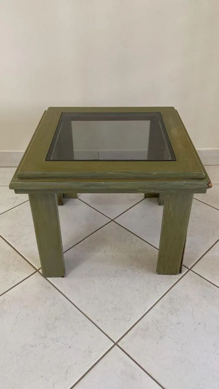 Mesa de Centro Quadrada com Tampo de Vidro