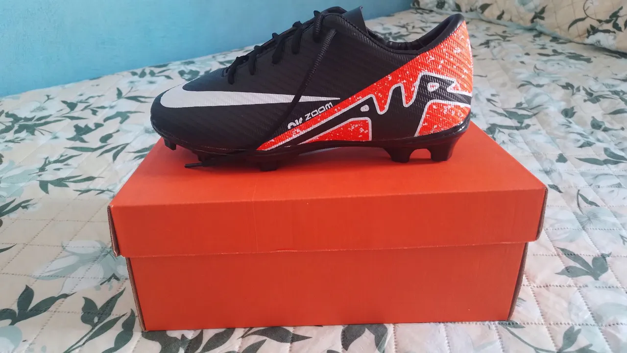 Chuteiras Nike Air Zoom - Tamanho 40