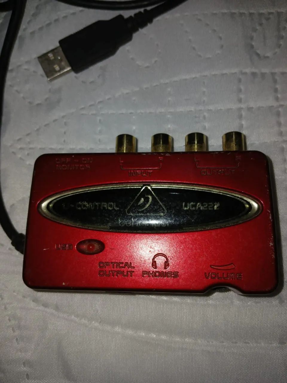Interface de áudio Behringer U-Control UCA222 - Foto 3