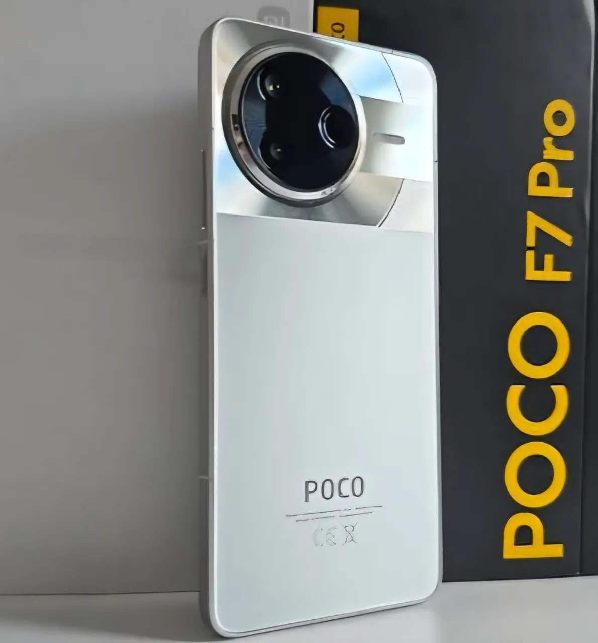 XIAOMI POCO F7 PRO. . 512GB. 12GB D RAM. PROCESSADOR SNAPDRAGON 8GEN 3. IP68 . CHAMAA....
