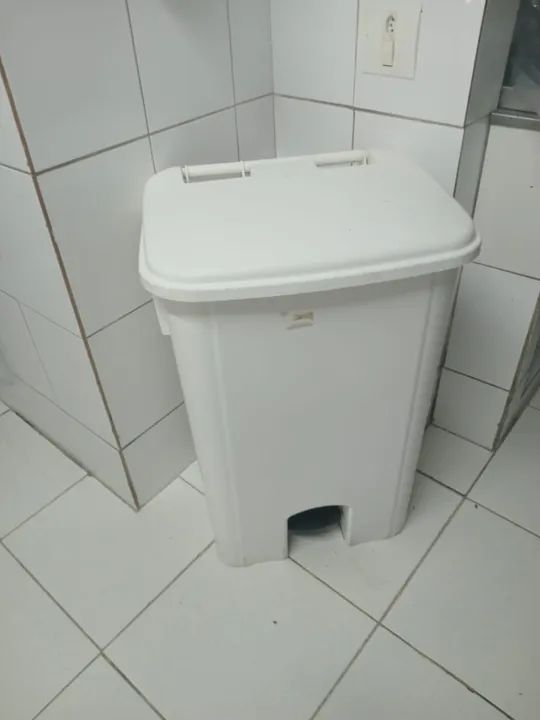 lixeira 200 lts branca