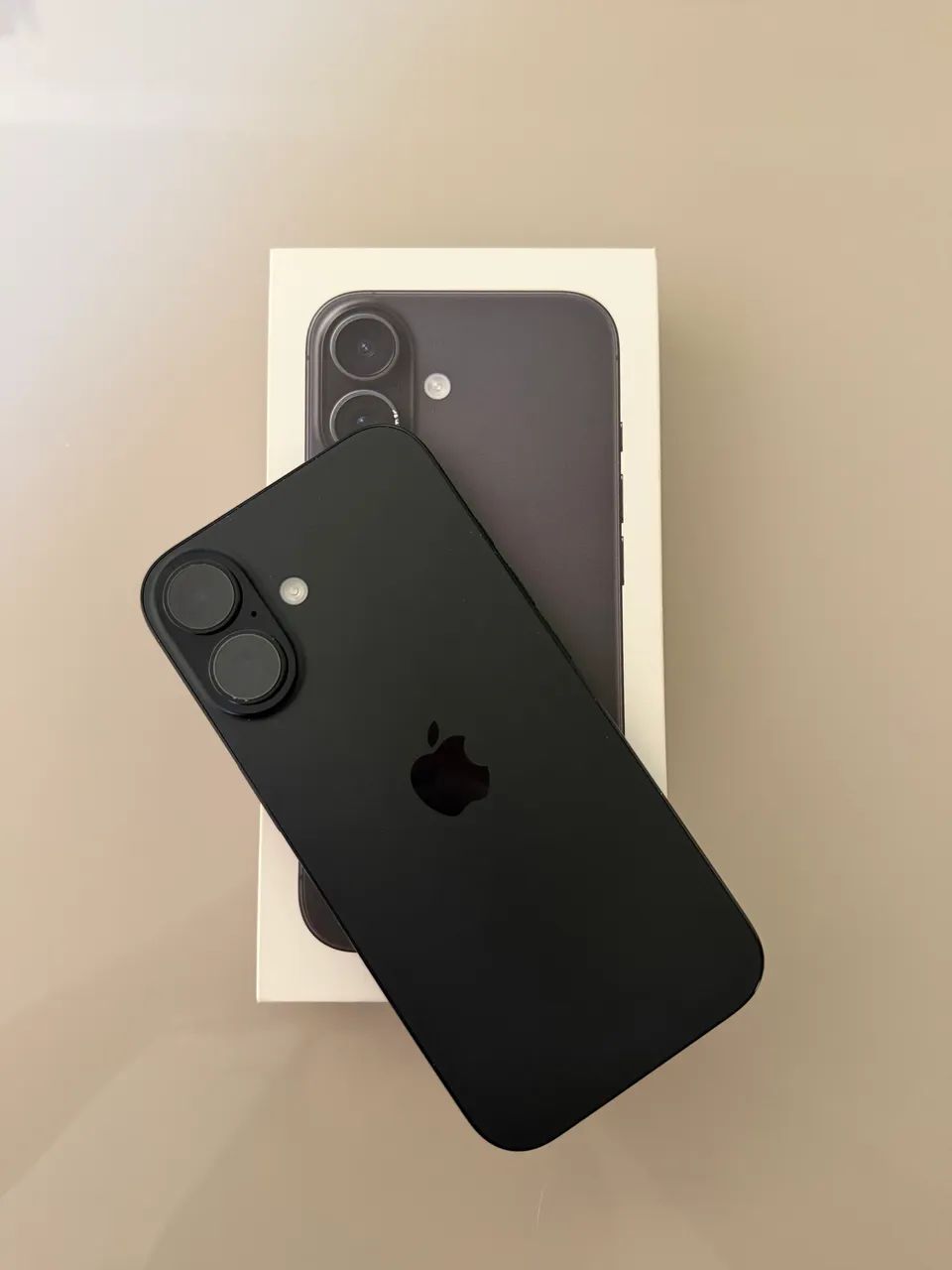 iPhone 16 