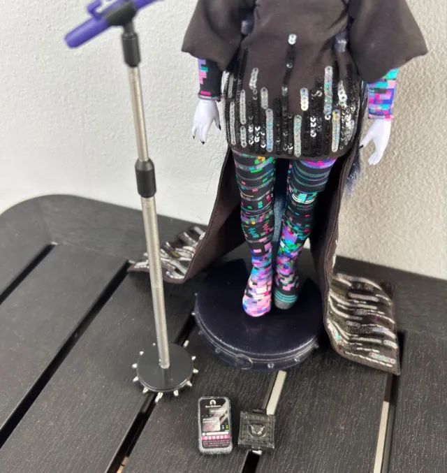 Boneca Rainbow High Shadow High Reina Glitch - Foto 3