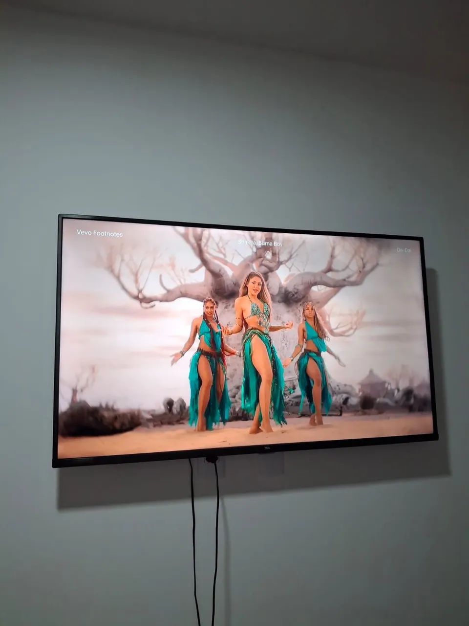 Smart TV 50 polegadas - funcionando perfeitamente - com mancha na tela. - Foto 4