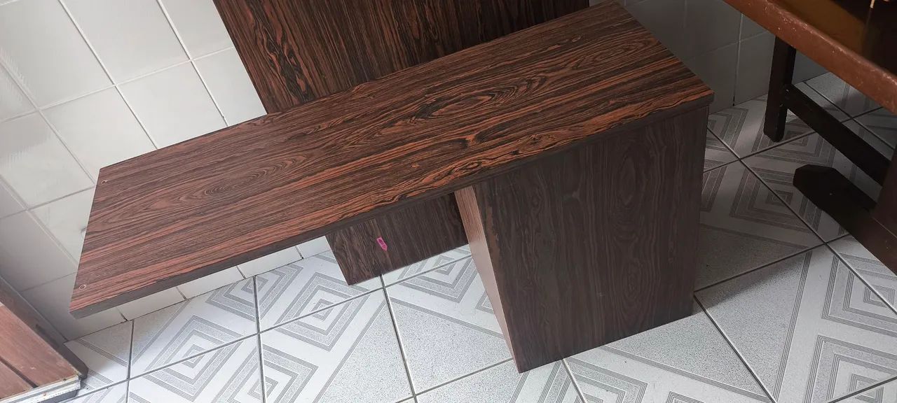 Mesa de escritório com pés de ferro - Foto 3