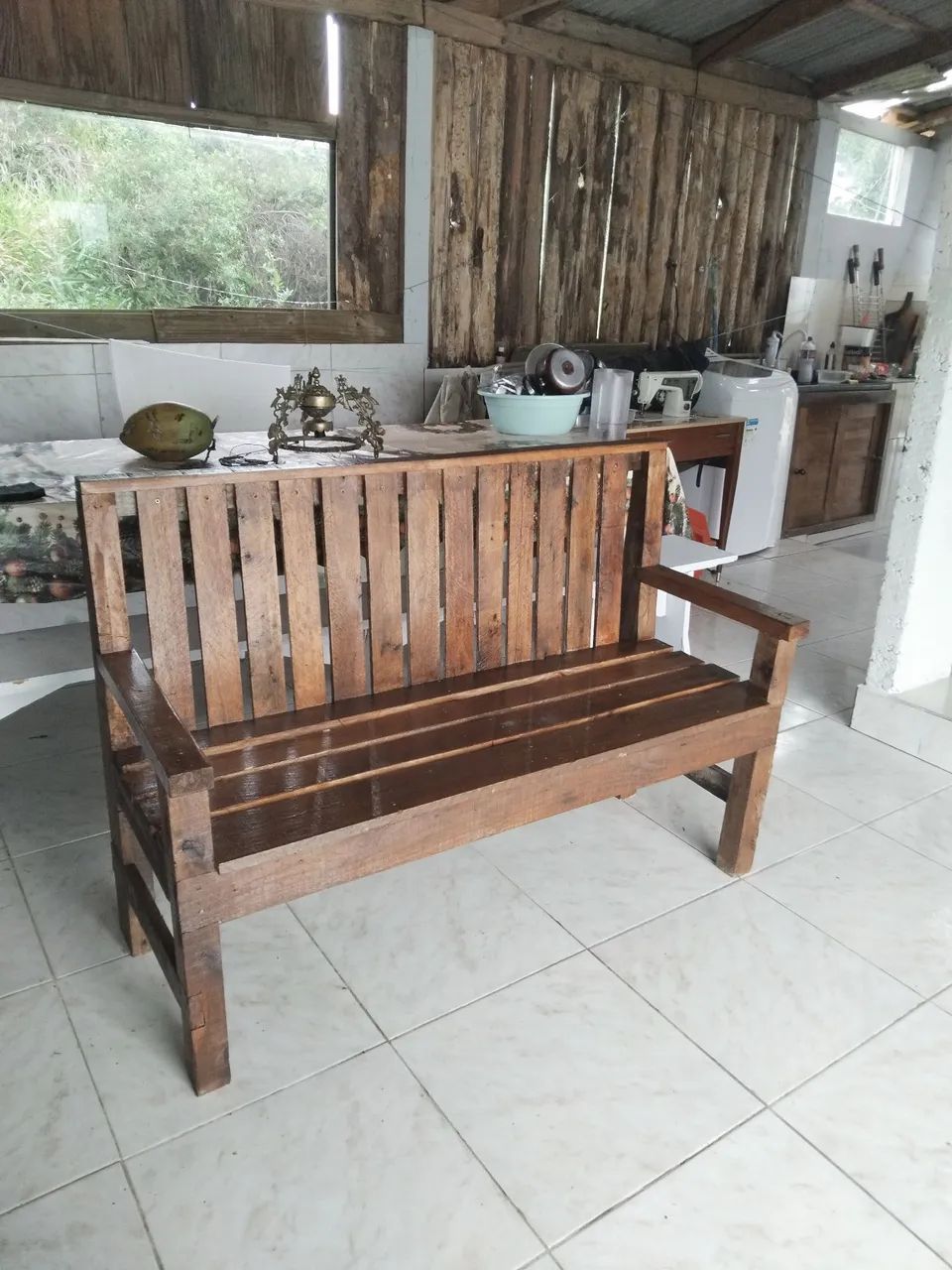 VENDO BANCO DE MADEIRA ESTILO ( Namoradeira )  - Foto 5