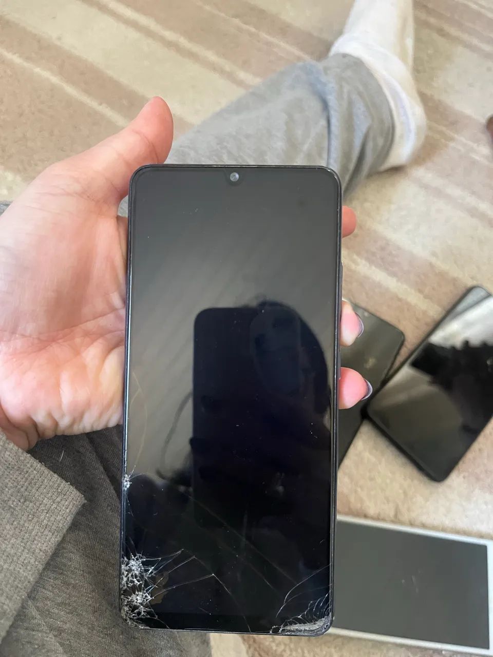 Vendo 5 celulares para peças/conserto - Foto 4