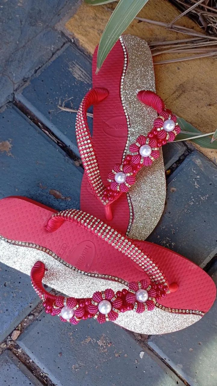 Chinelos bordados