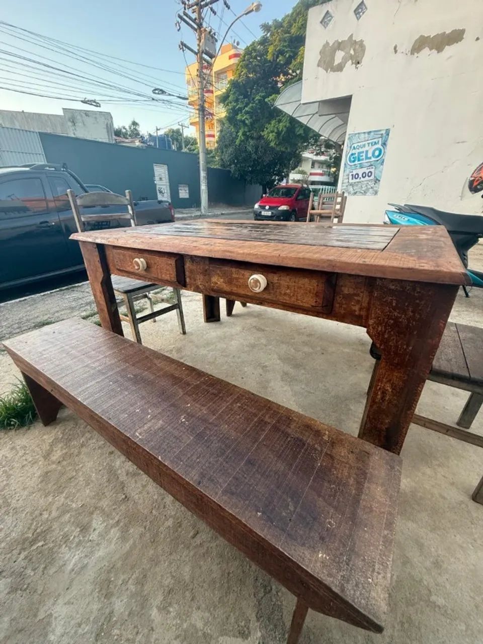 vendo mesa rustica c/ 2 bancos e 2 cadeiras  - Foto 4