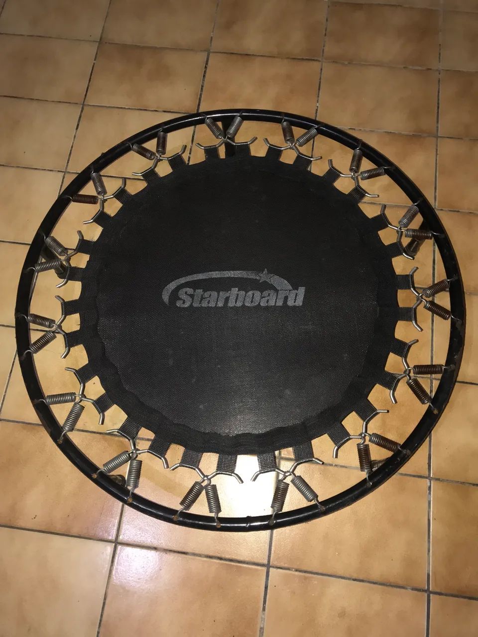 Mini trampolim / cama elástica da marca Starboard,