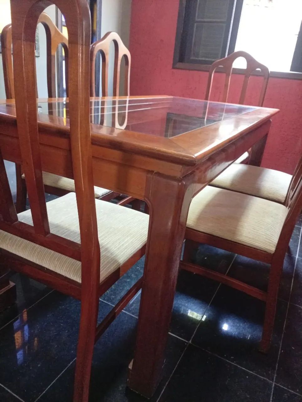 Mesa retangular tampo de vidro com seis cadeiras  - Foto 3