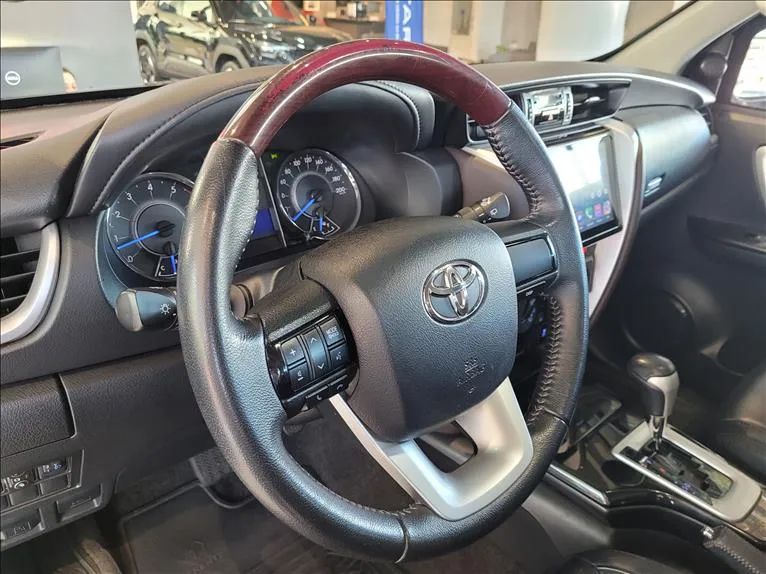 Toyota Hilux SW4 SR 4x2 2.7/ 2.7 Flex 16V Aut., foto 16 de 16