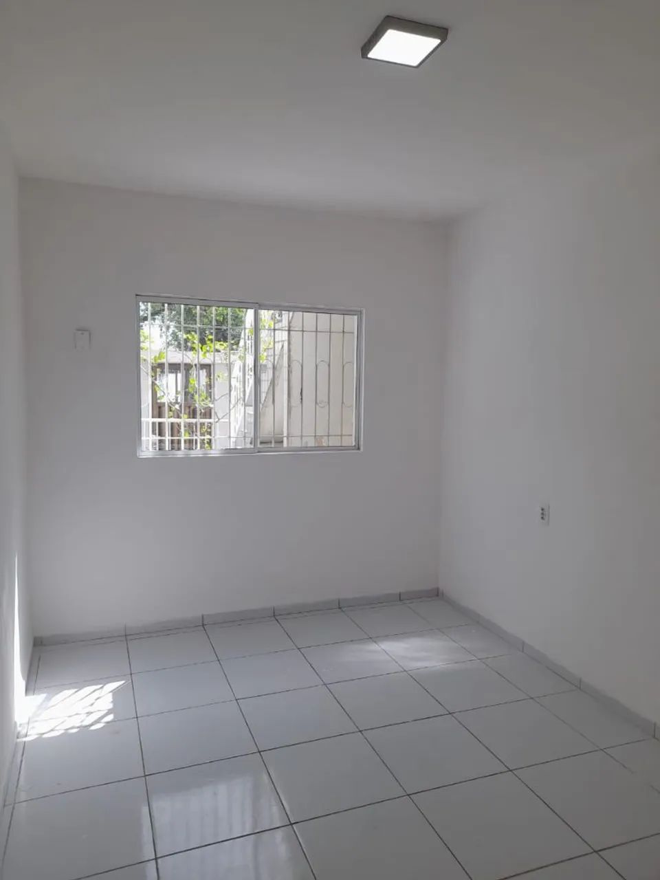 Alugo Casa Térrea *  1.700 - Foto 2