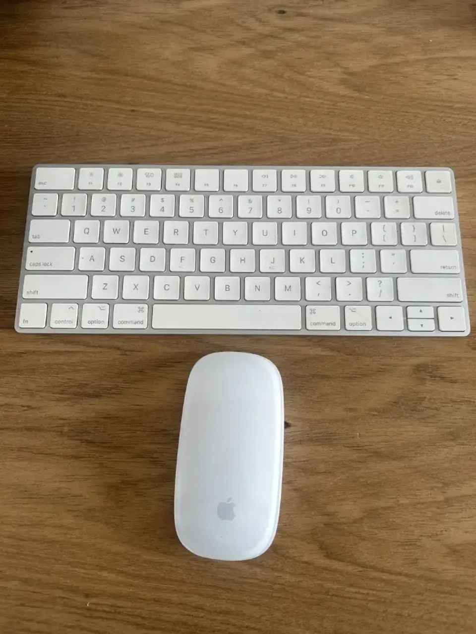 Kit Com Mouse e Teclado Apple Magic 2 - Periféricos e Acessórios