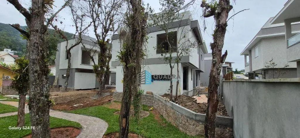 Casa em Condomínio Fechado em Santo Antonio de Lisboa