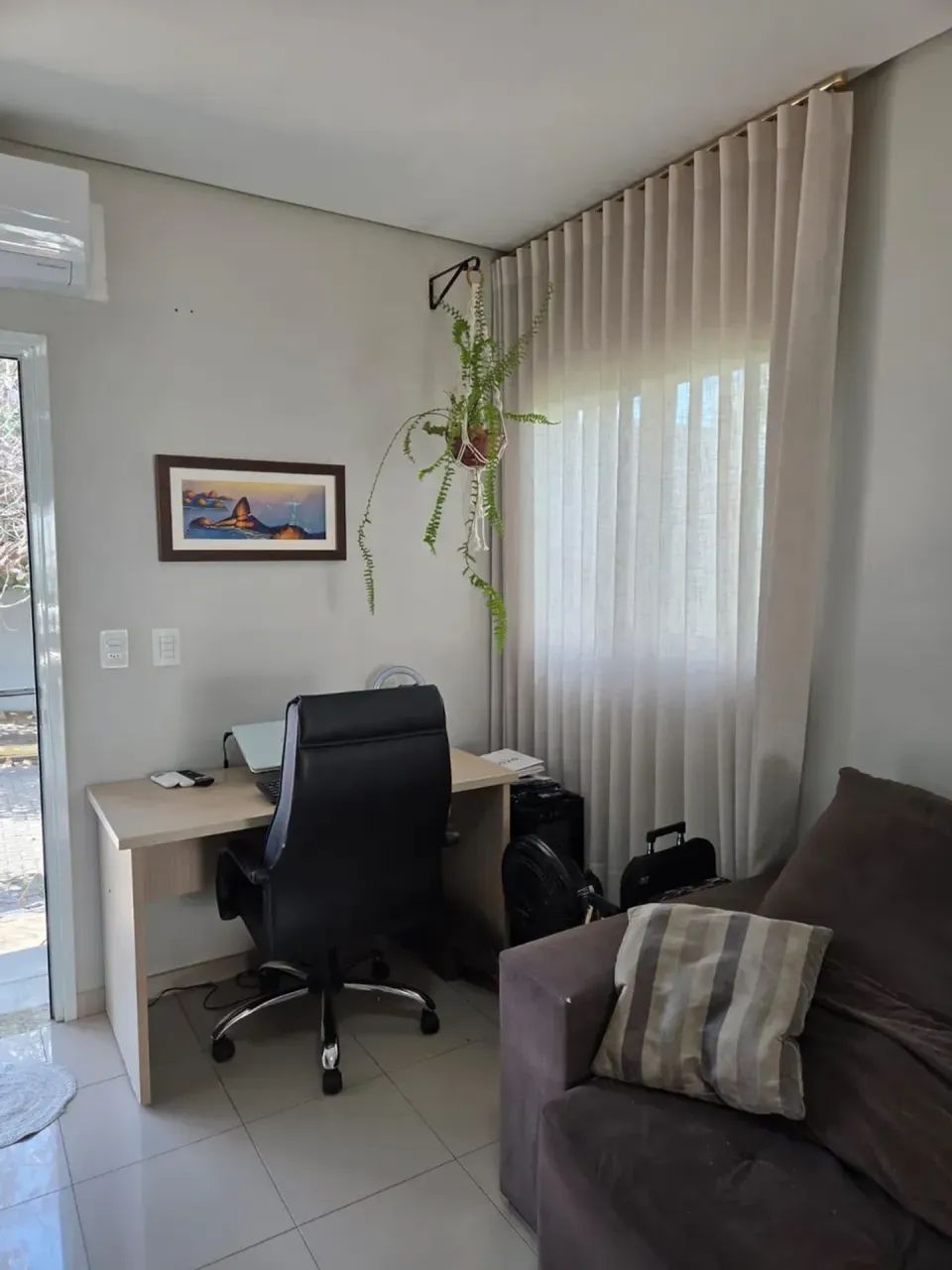 CASA TERREA COM 3 QUARTOS À VENDA, 250m2 - COND SAINT JOSEPH - Foto 3